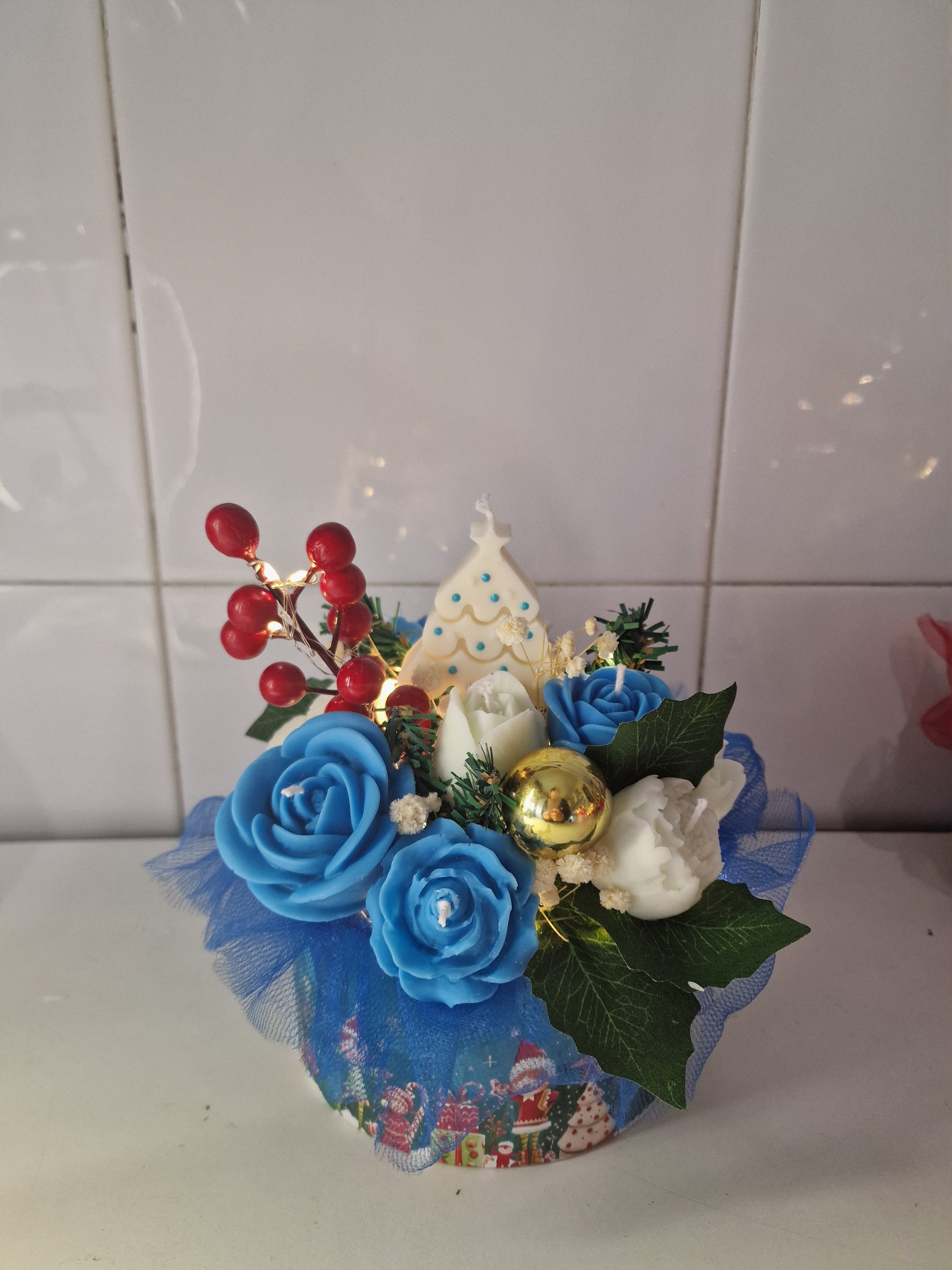 ✨ Bouquet Navideño artesanal de velas aromáticas🎄 Velas en azul y blanco.