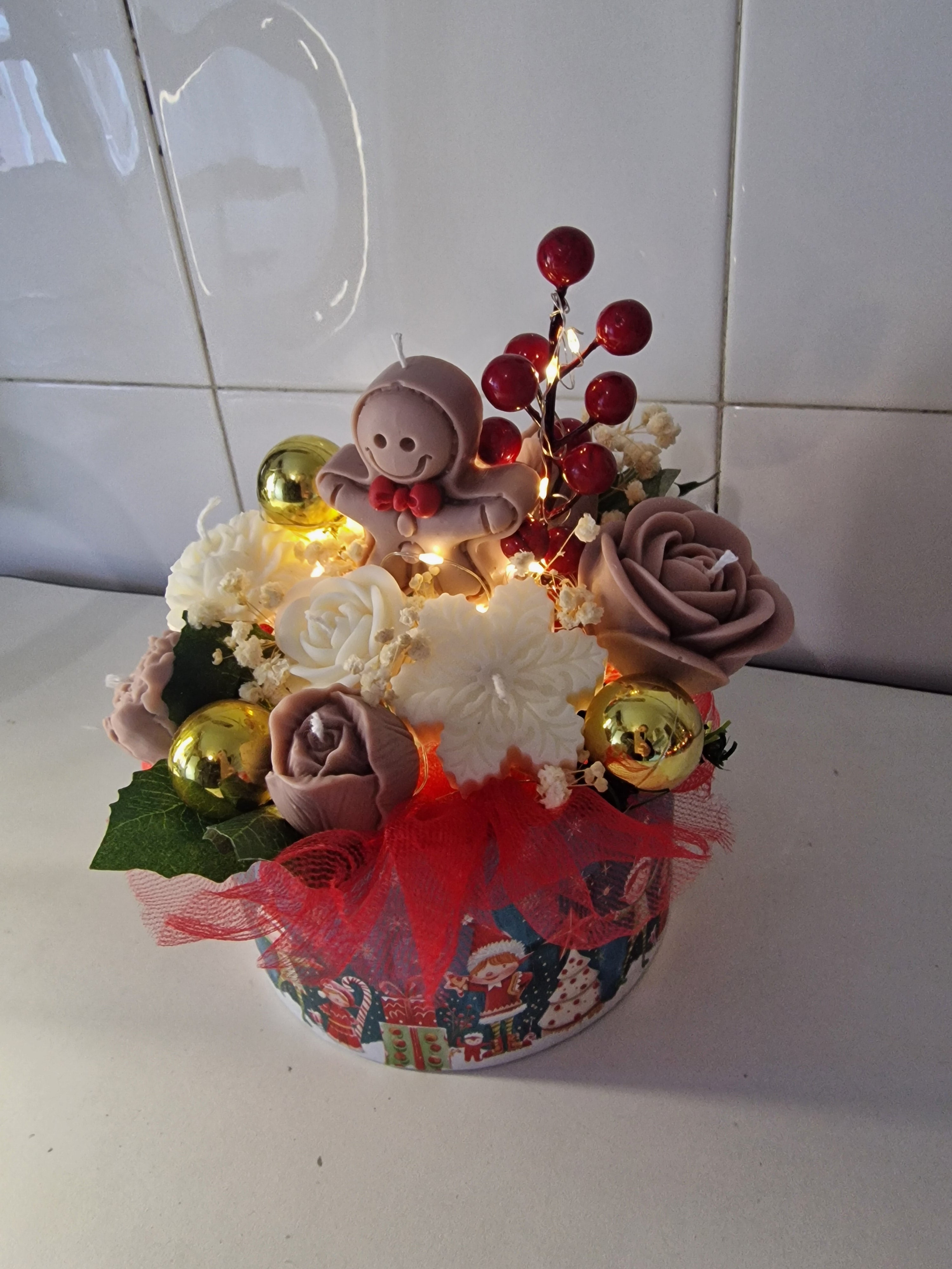 ✨ Bouquet Navideño artesanal de velas aromáticas🎄 Velas en Beige y blanco.