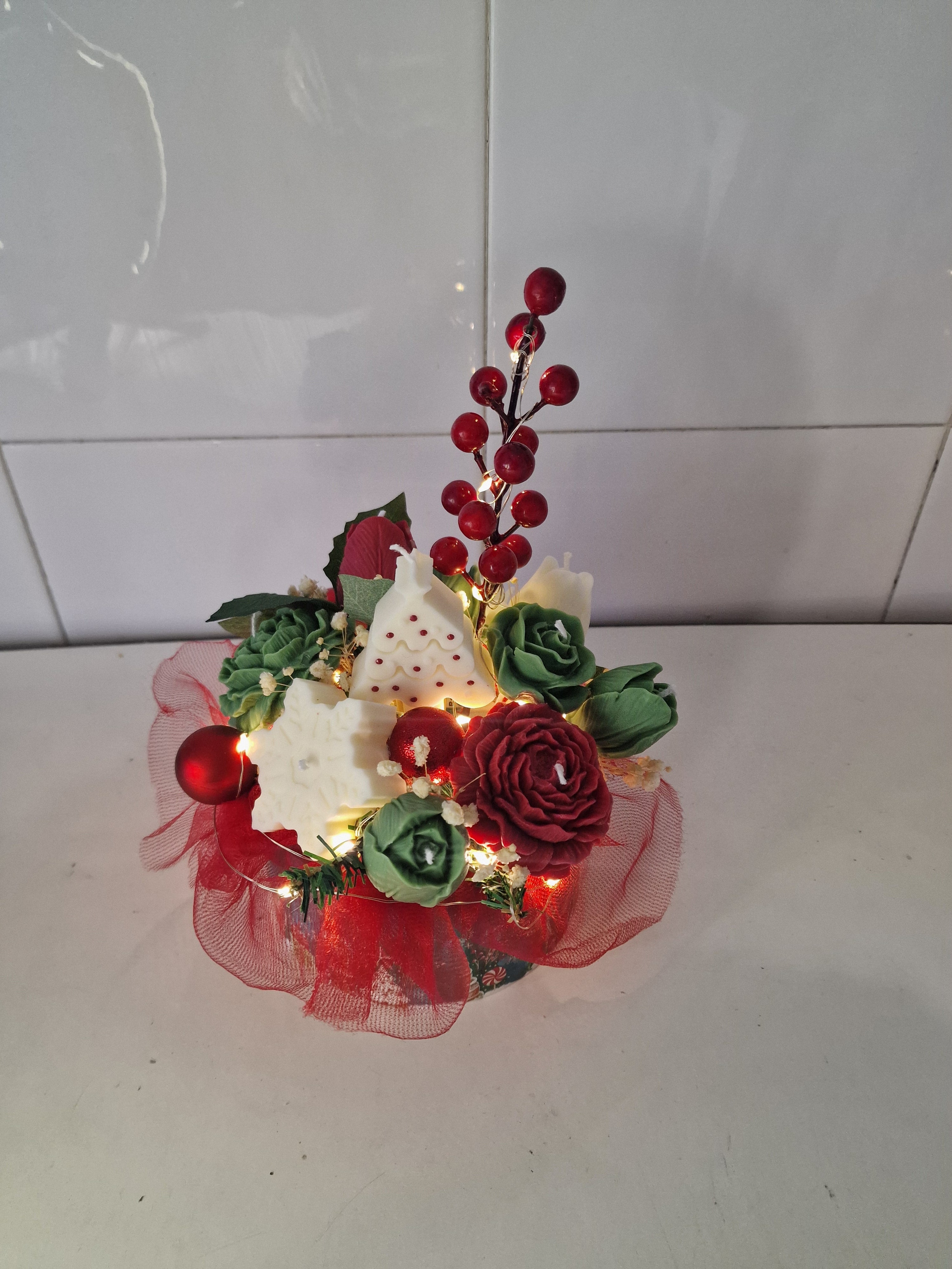 ✨ Bouquet Navideño artesanal de velas aromáticas🎄 Velas en verde, rojo y blanco.