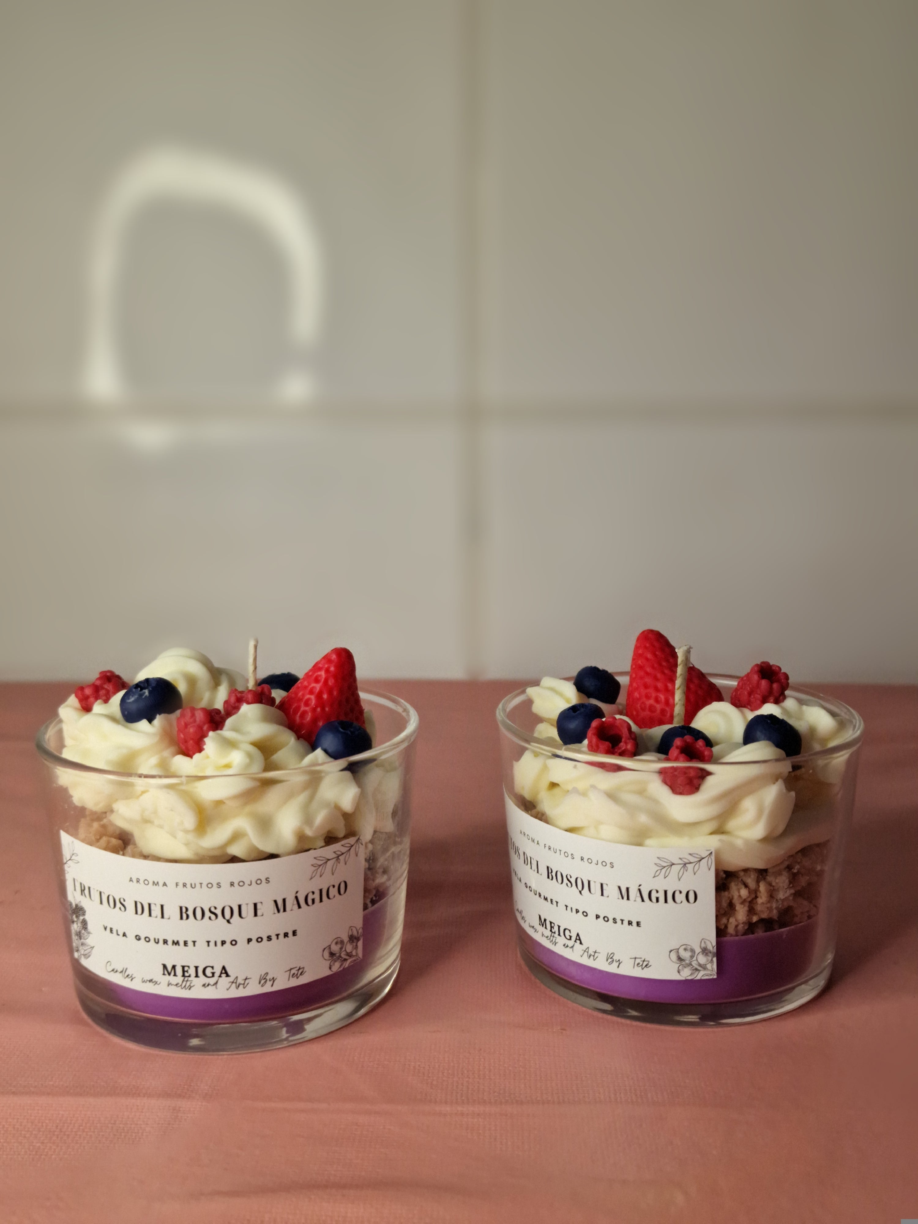 Vela Aromática Frutos del Bosque Mágico – Vela Gourmet de cera de soja.