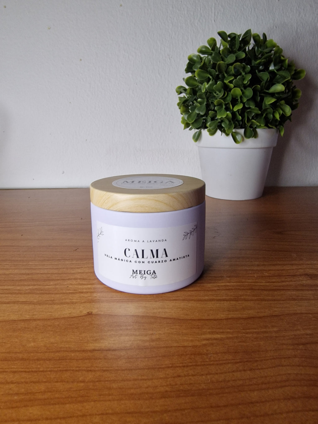 Vela - CALMA - Artesanal con Amatista y lavanda. Aroma a Lavanda