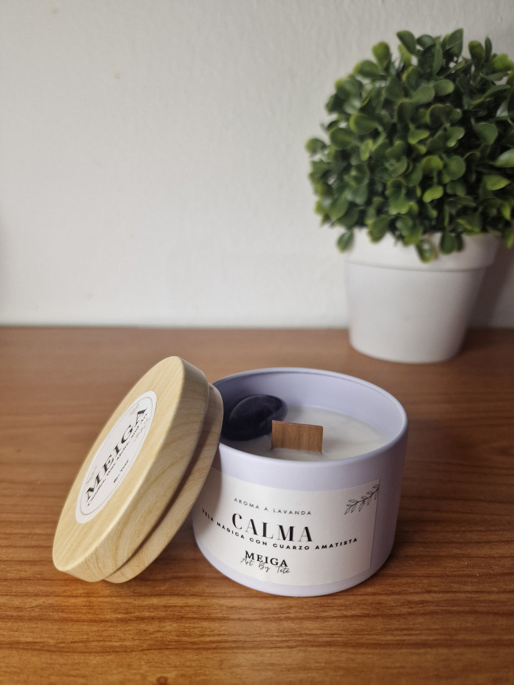 Vela - CALMA - Artesanal con Amatista y lavanda. Aroma a Lavanda