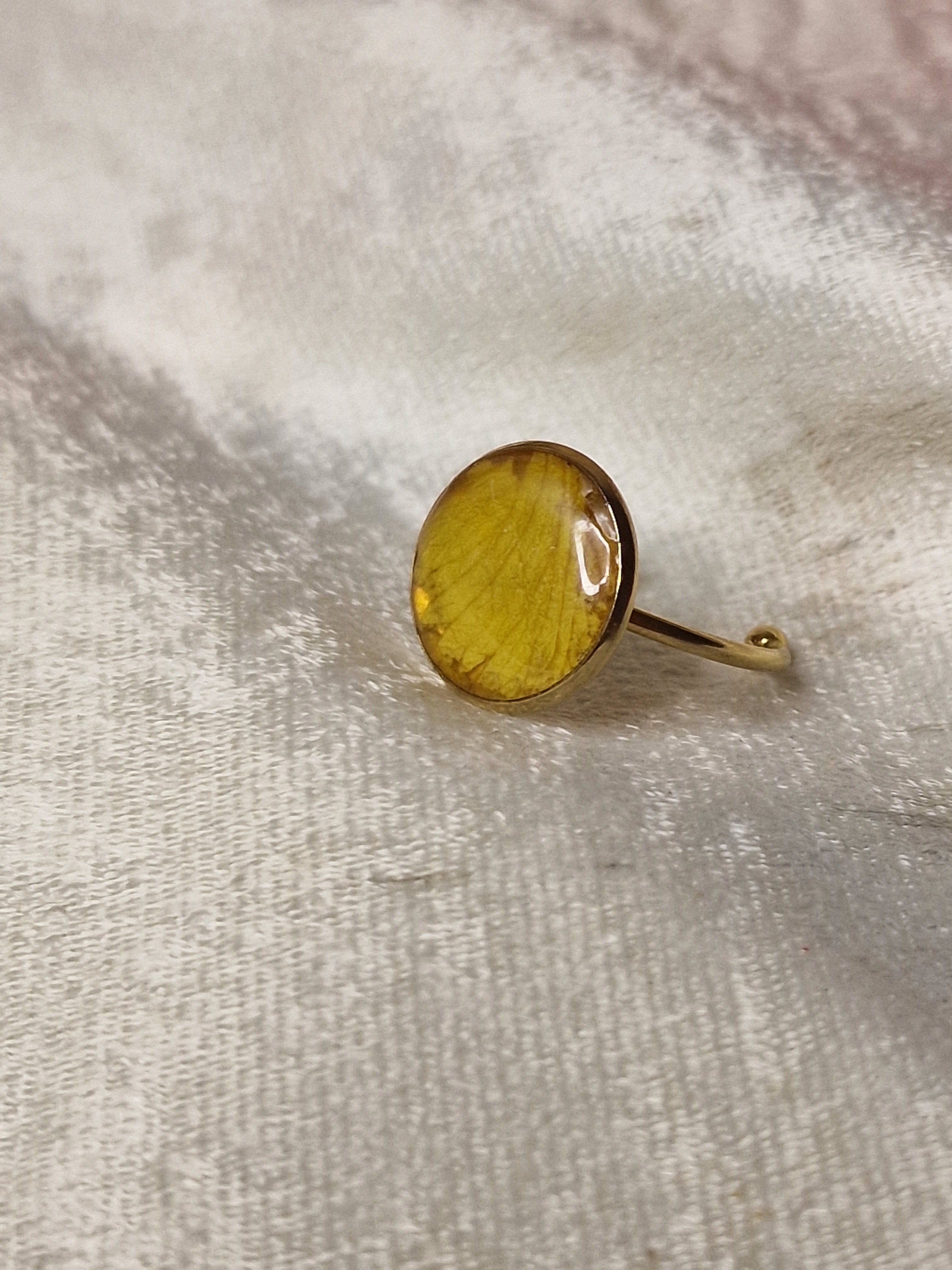 Anillo de rosa amarilla.