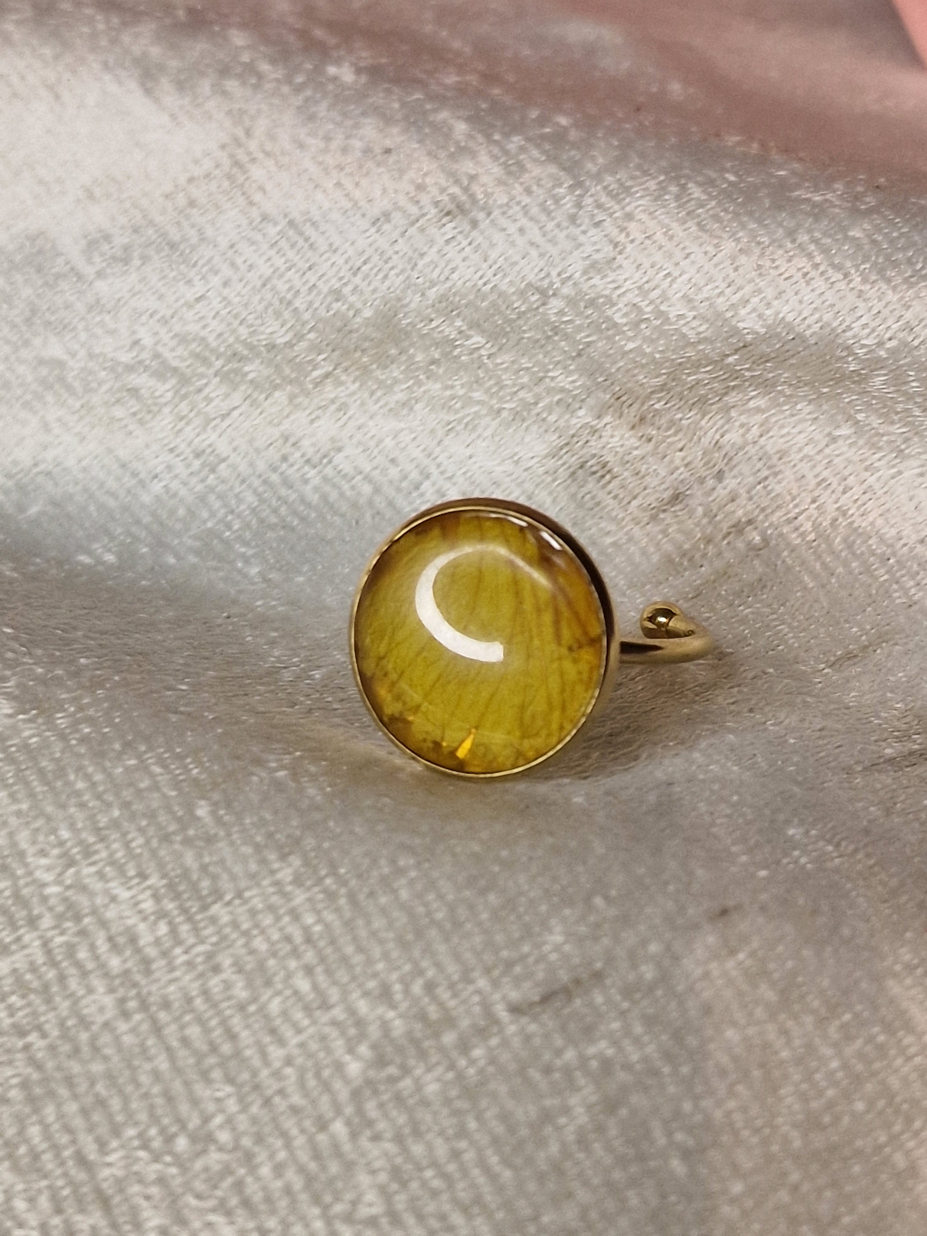 Anillo de rosa amarilla.