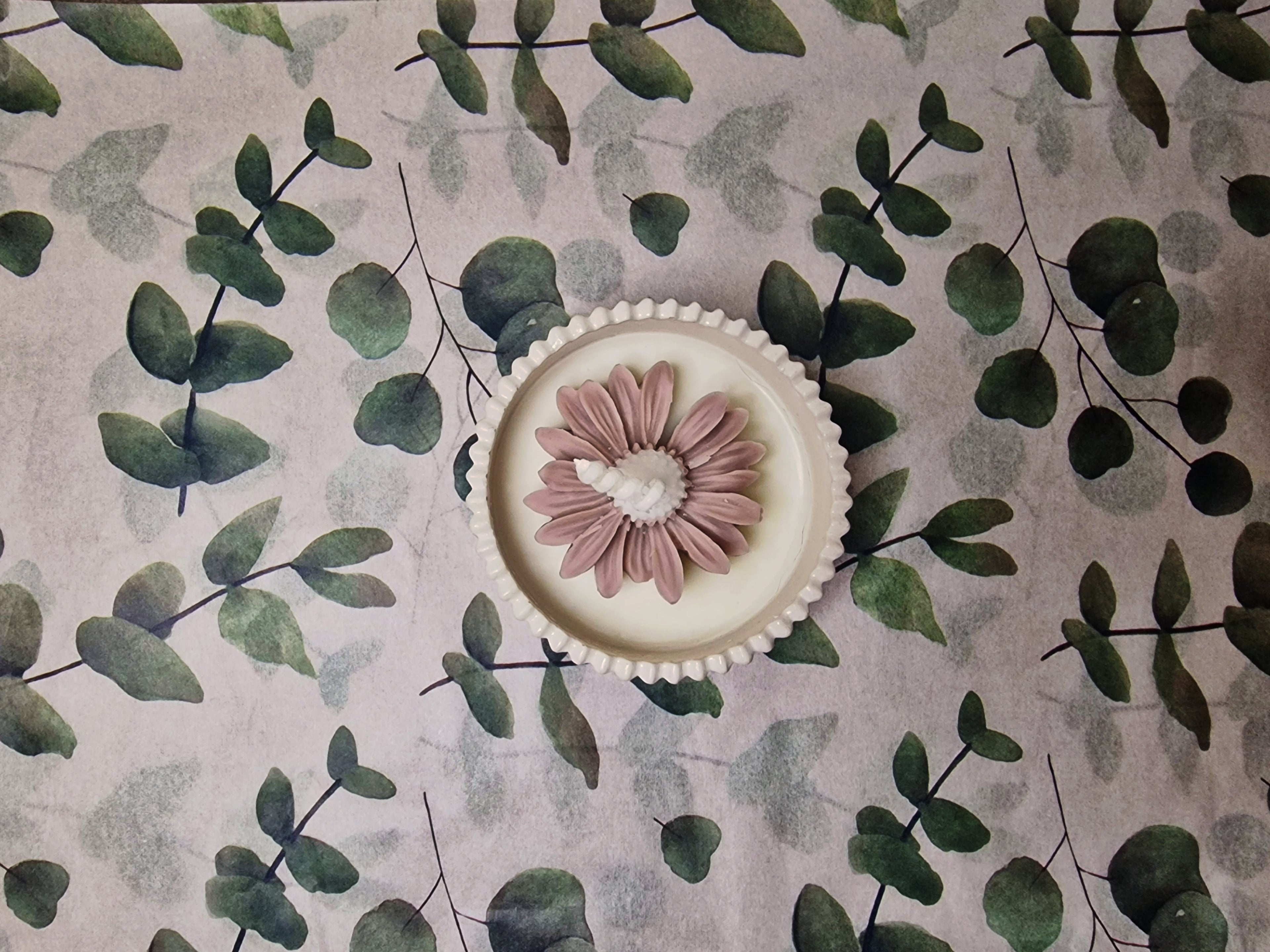 VELA MARGARITA EN TARRO CERÁMICO ARTESANAL